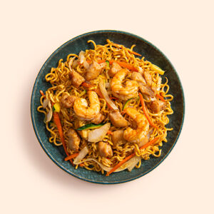 195. YAKISOBA MIXTO Y LANGOSTINO Y POLLO