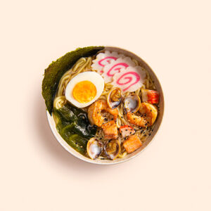 204. EN SOPA RAMEN EN SOPA DE MARISCO